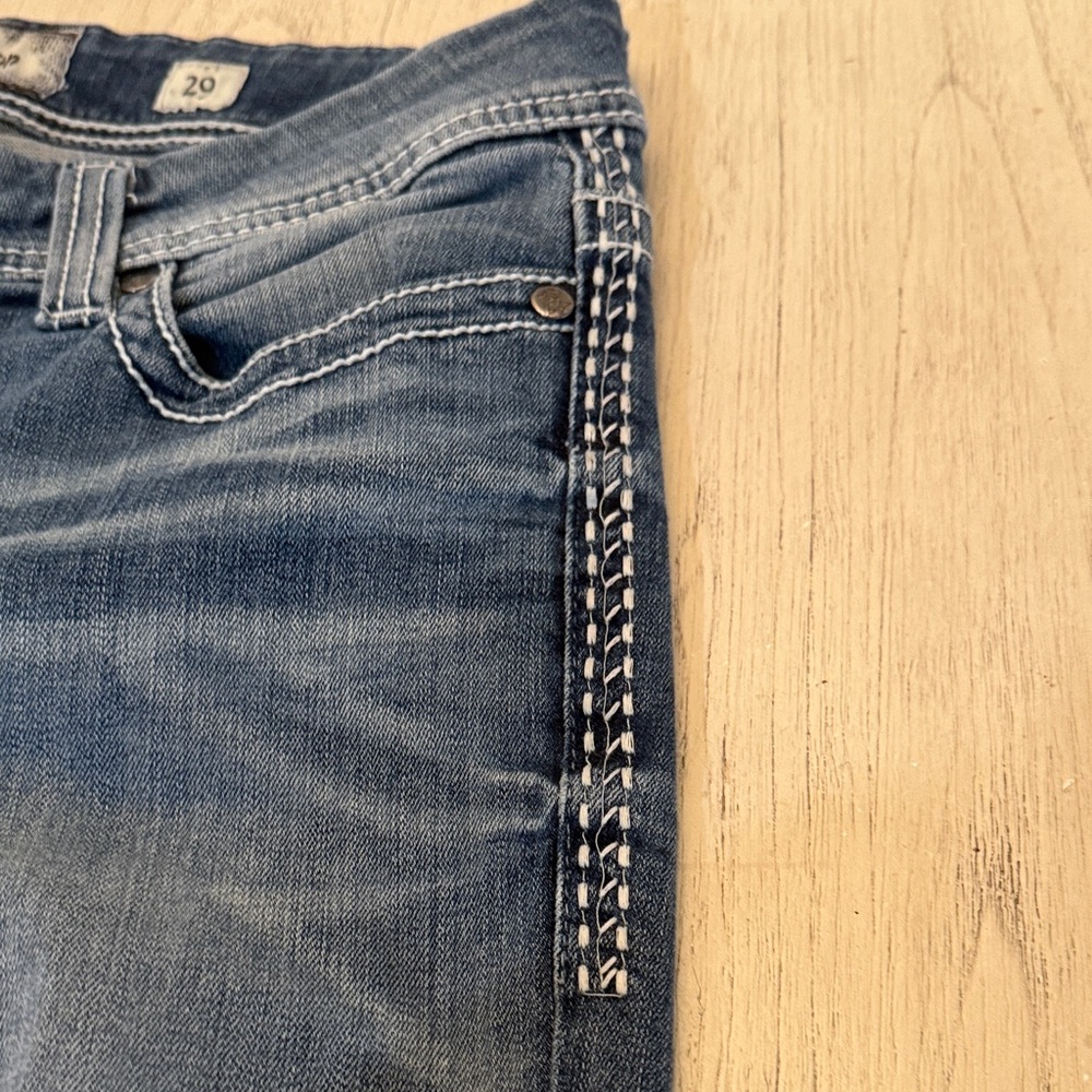 BKE Women's Cropped Blue Jeans